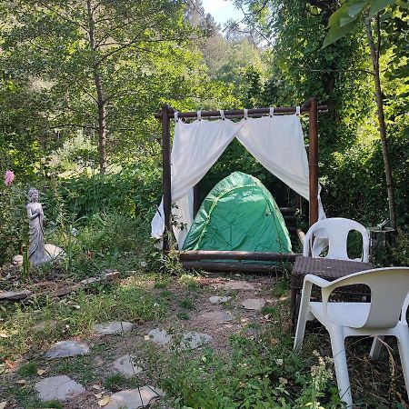 Tente Dans Gazebo Thai Dans Jardin En Bord De Riviere Saint-André-de-Valborgne Kültér fotó
